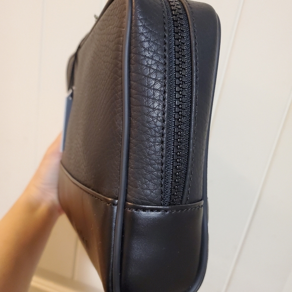 New Calvin Klein Travel Pouch dopp kit bag - Picture 3 of 5